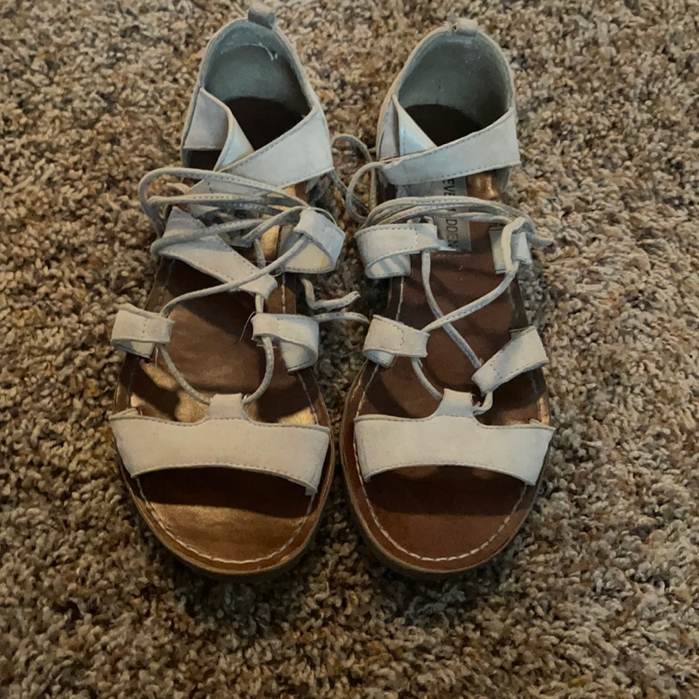 Lace up the leg sandals